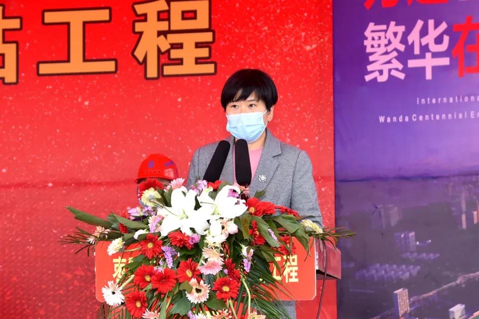 市委常委,市政府副市长邢红丽介绍了枣阳市汽车客运中心站项目规划