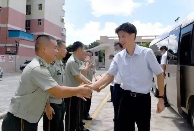 阳江市委副书记,市长温湛滨走访慰问了阳江军分区和阳江海警局