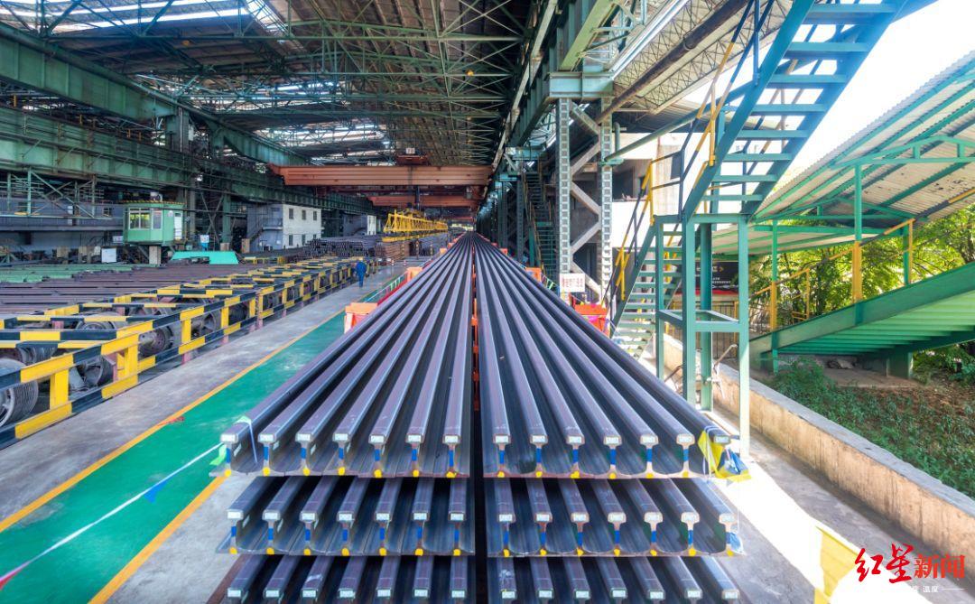 独家供货印尼雅万高铁 四川攀钢近4000吨钢轨整体出口