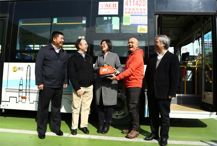 从左至右顺序:张守军,麦振新,方琳,陆乐,倪绍文.