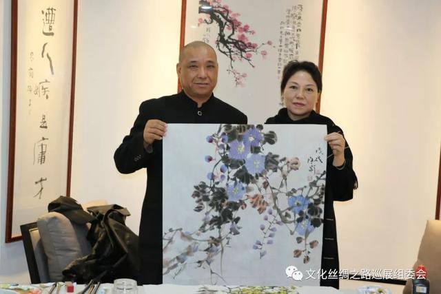 中国美协会员,中国文化丝绸之路巡展组委会艺术顾问,中国国画家协会
