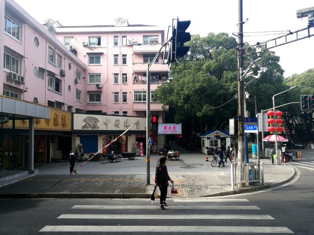 上海地铁5号线闵行区的江川路站:可能转移老闵行居民的出行方式